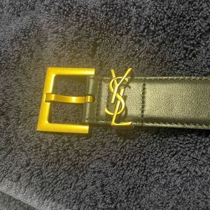 YSL belt with high fashion look.  Crafted in brown italian leather.